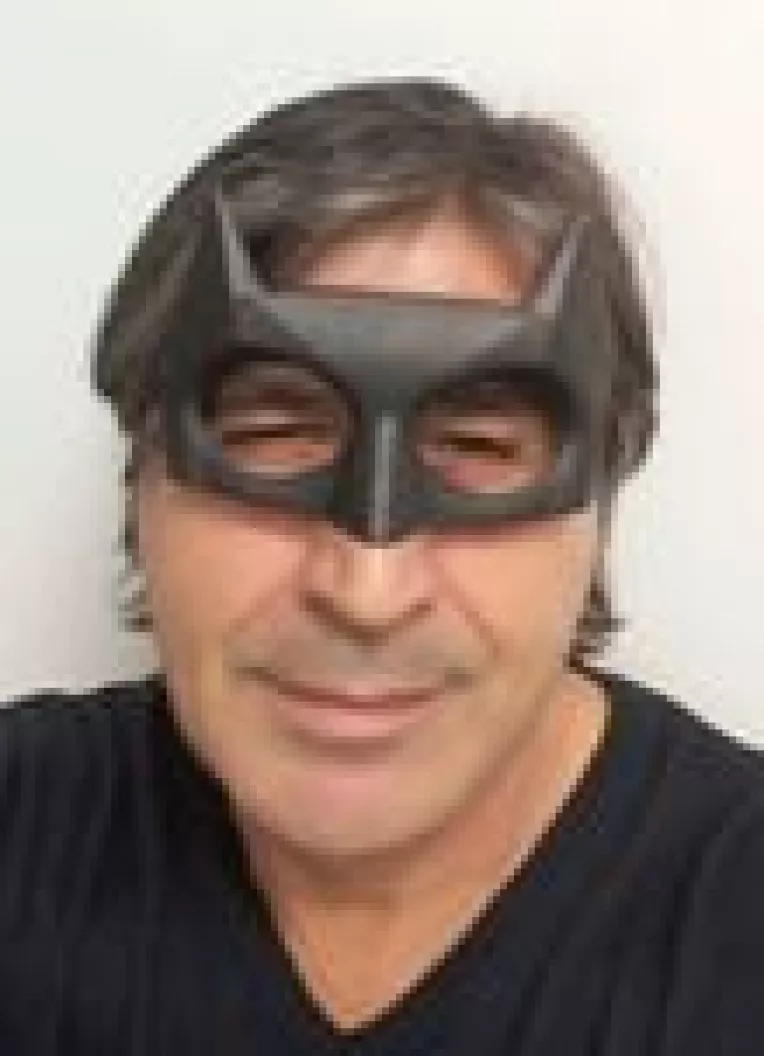 Actorii Marius Savescu si George Petcu si-au imprumutat vocile pentru a da viata lui Batman si Superman