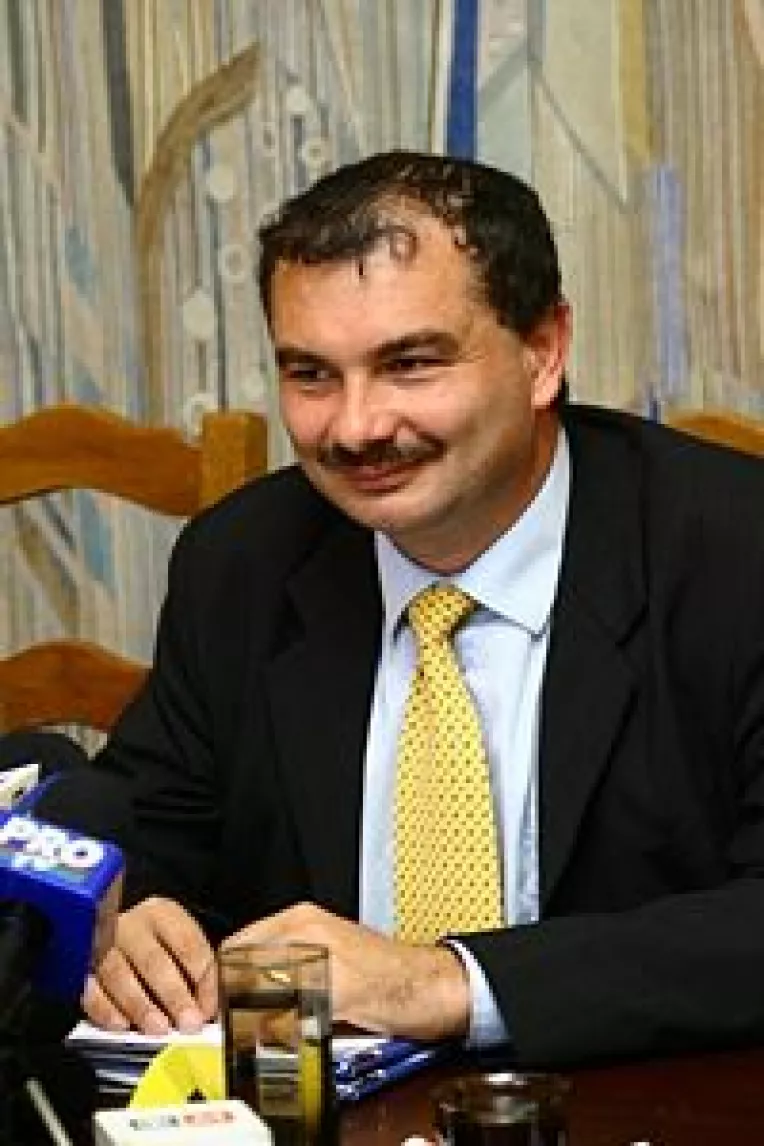 Basescu il regreta pe Mircea Miclea: Daca Miclea ar mai fi rezistat ca ministru, eram mai departe cu reforma in educatie
