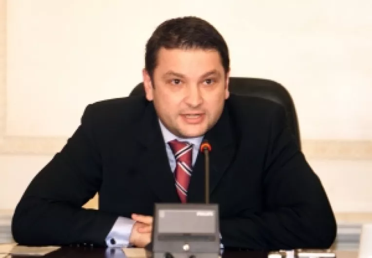 Conservatorii sustin candidatura lui Geoana la functia de premier