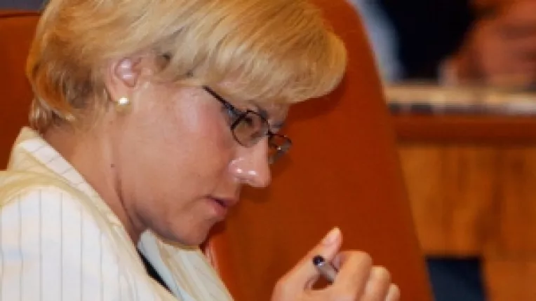 Corina Cretu si-a lansat cartea "Romania europeana", la o intalnire cu cetatenii din Satu Mare
