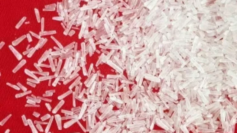 Dauneaza grav sanatatii: Regele gustului - glutamatul de sodiu (E-621), adaugat in cantitati mari in cartofi prajiti, pesmeti, cuburi de bulion, mezeluri, arome sintetice