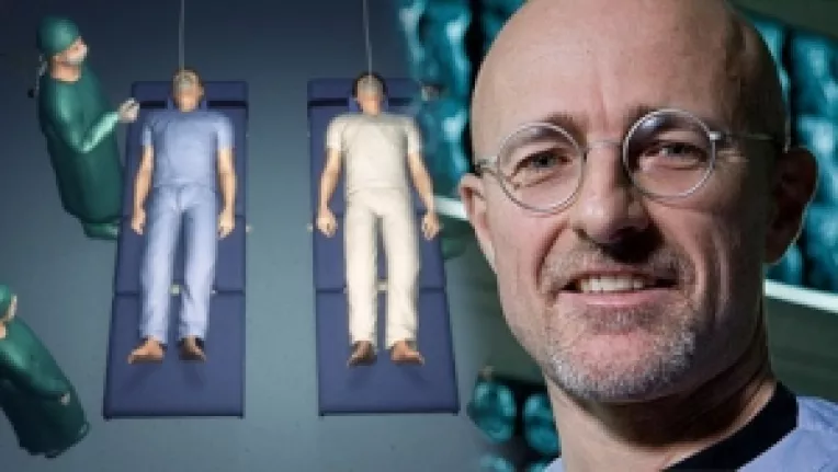 Dr. Sergio Canavero (Italia) vrea sa  implanteze capul unui pacient la corpul unui alt pacient