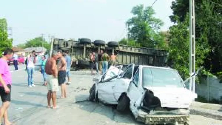 Moartea pandeste pe sosele