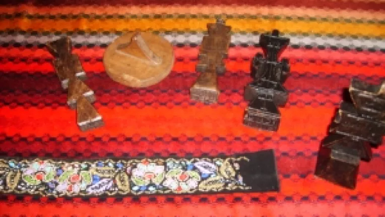 Nicolae Vestea: "Ii, fote cu fir metalic si pristornice!"