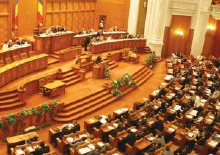 Parlamentarii galateni merg cu bagajul "subtirel" spre alegeri