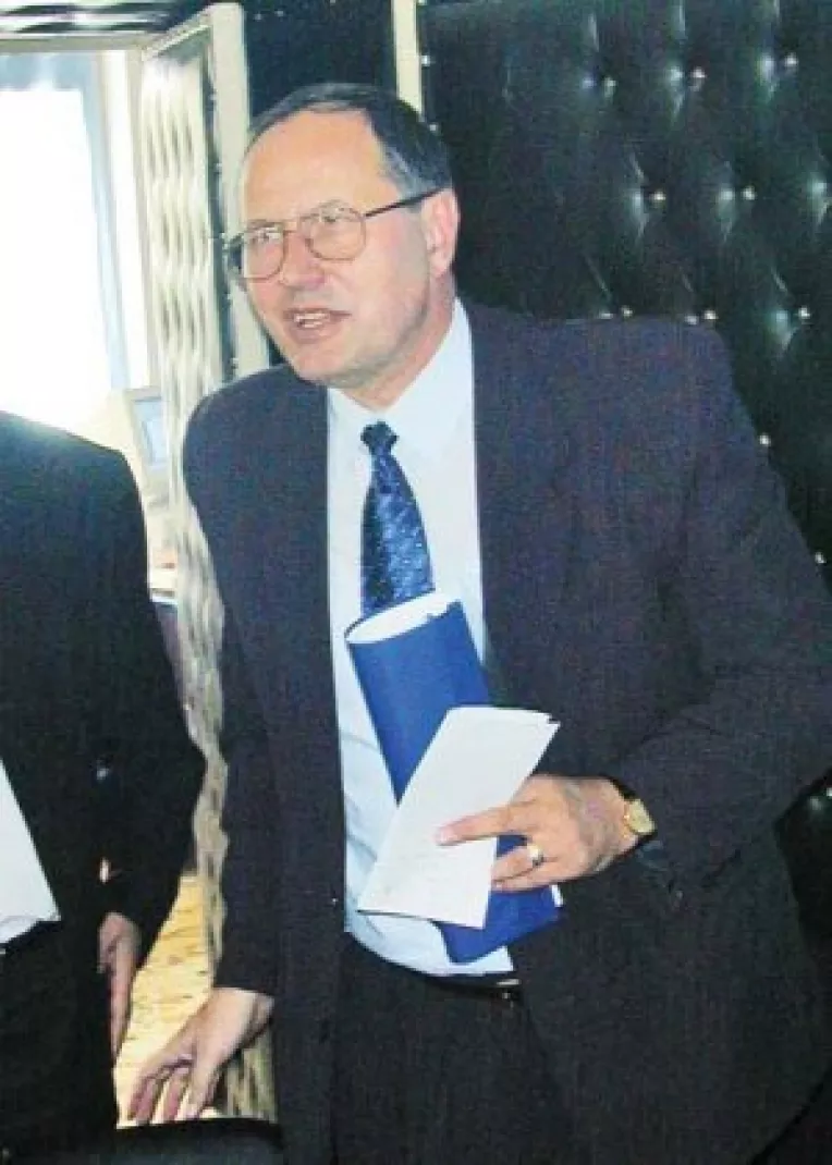 Pesedistii doresc schimbarea directorului Iulian Arama de la Electrica