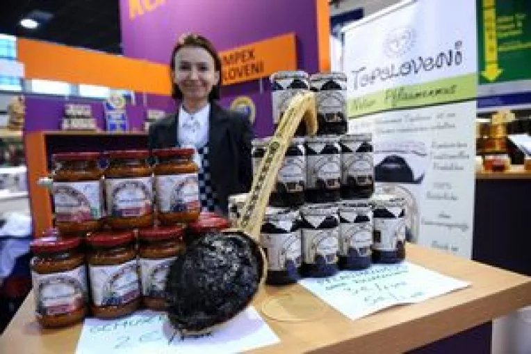 Premiera la Targul Festin Romanesc : Dulceata de cirese negre Topoloveana