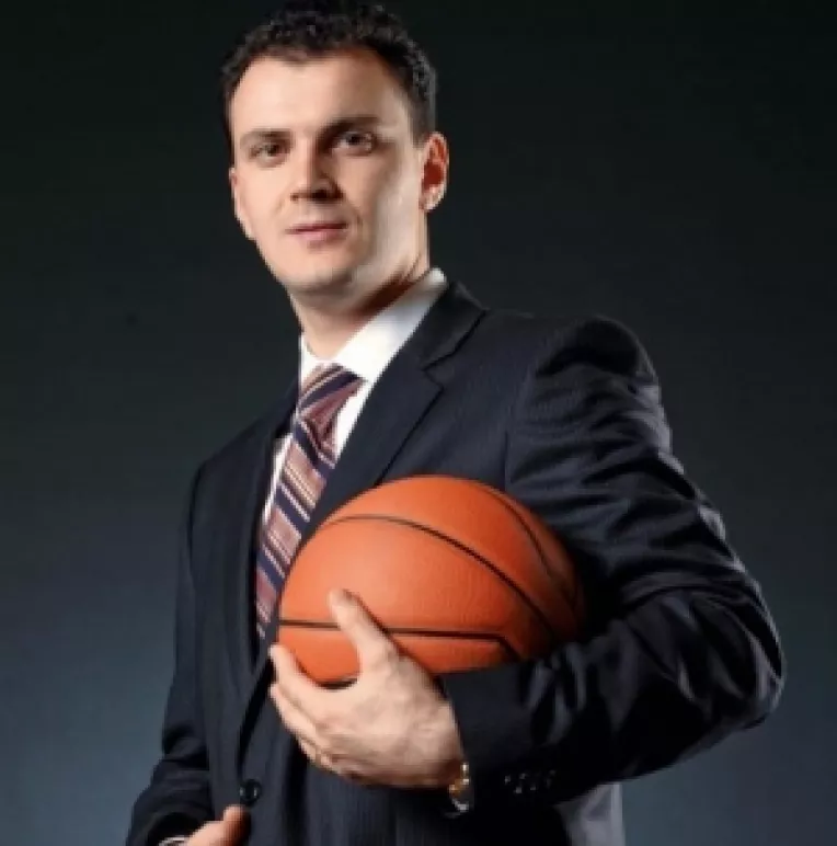 Rapid isi pune mari sperante in Sebastian Ghita, caruia ii plac baschetul si fotbalul