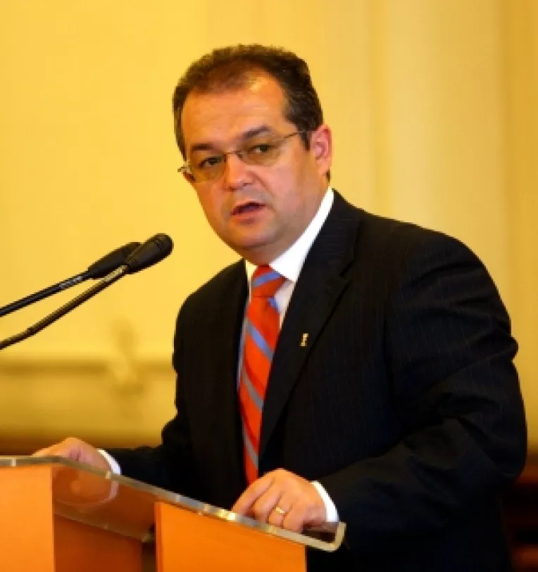 Secretarul de stat Liviu Radu declara ca  Boc e mincinos si demagog cand spune ca banii din taxe ajung la PNL