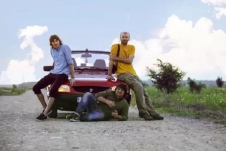 Trei romani au parcurs 16.000 km, de la Bucuresti pana in Mongolia si inapoi, cu o masina Dacia 1310