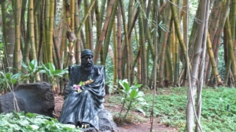 WIKIPEDIA: Biografia si opera filozofului si ganditorului Osho, fondatorul Oshoism-ului